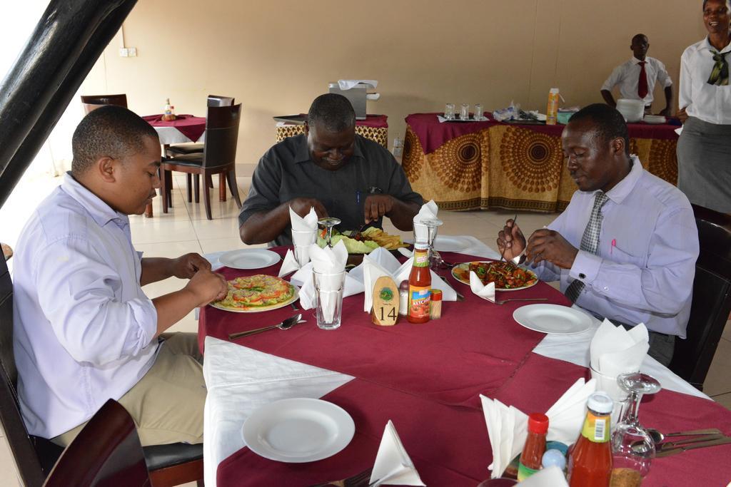 Morogoro Hotel Extérieur photo